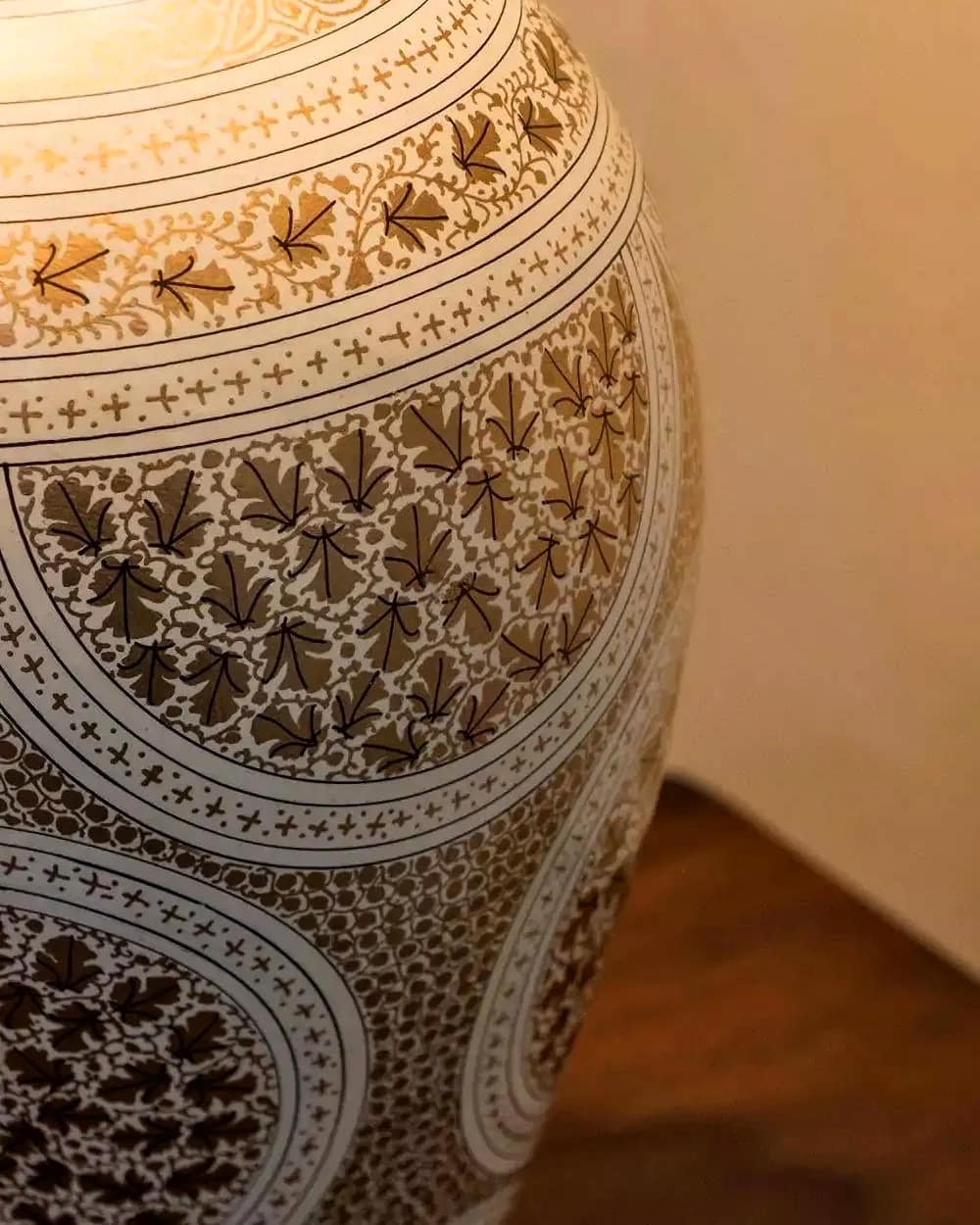 ORIGINAL HAND PAINTED KASHMIRI PAPER MACHE LAMP